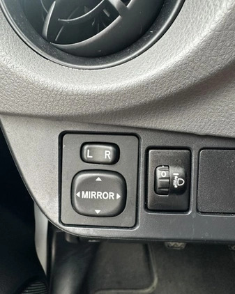 Toyota Yaris cena 42900 przebieg: 73000, rok produkcji 2019 z Wałbrzych małe 106
